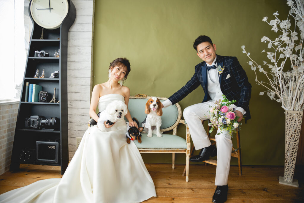 フォトウェディングスタジオ撮影　洋装の新郎新婦