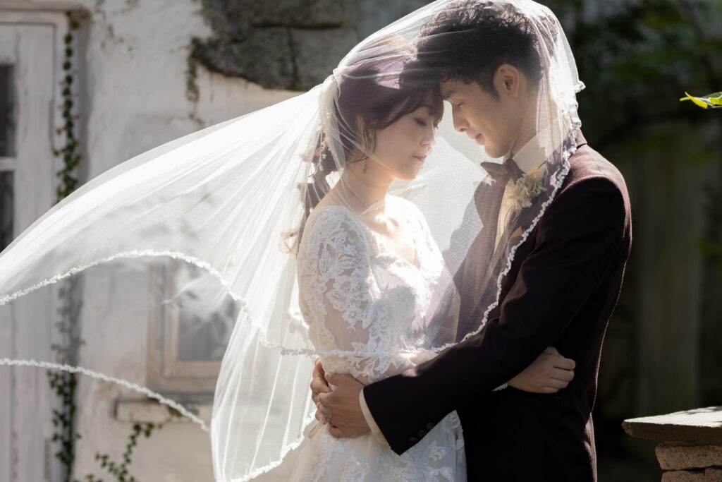 フォトウエディング撮影　洋装の新郎新婦