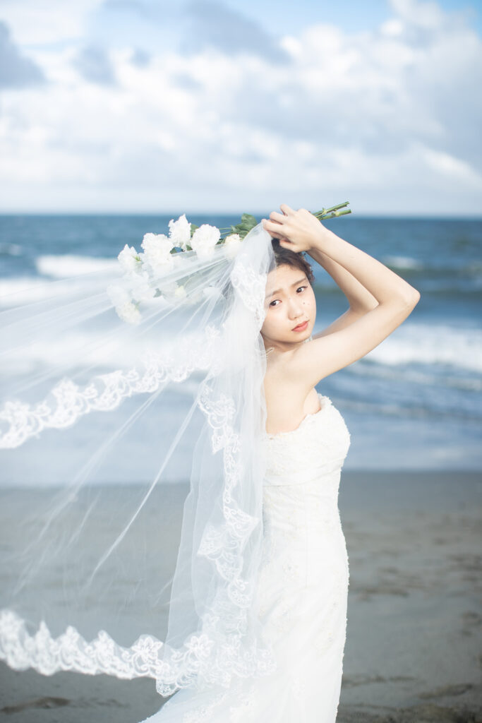海でのフォトウェディング: 阿部写真館 茨城プレイアトレ土浦店