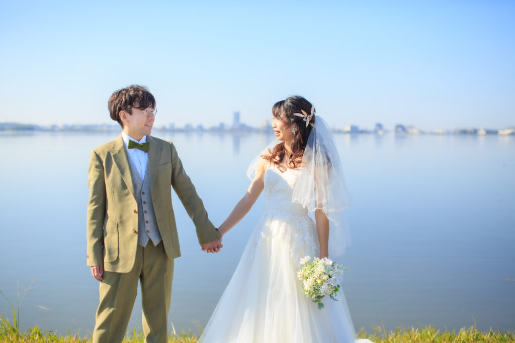 フォトウェディング　湖畔での撮影　