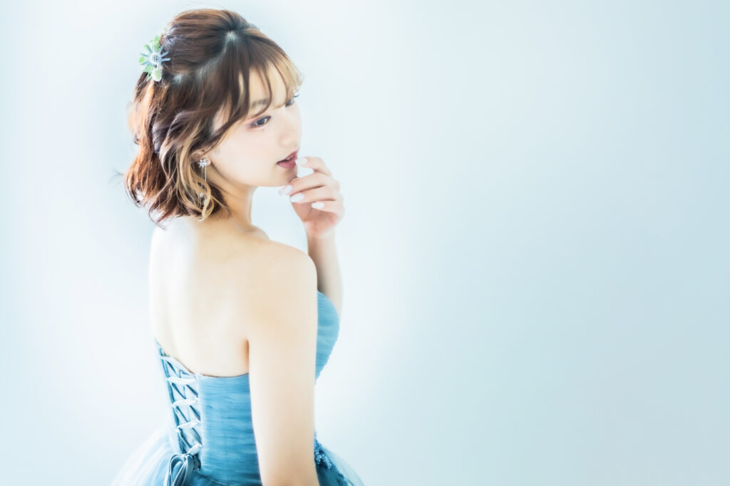 フォトウェディングスタジオ撮影　カラードレスの花嫁