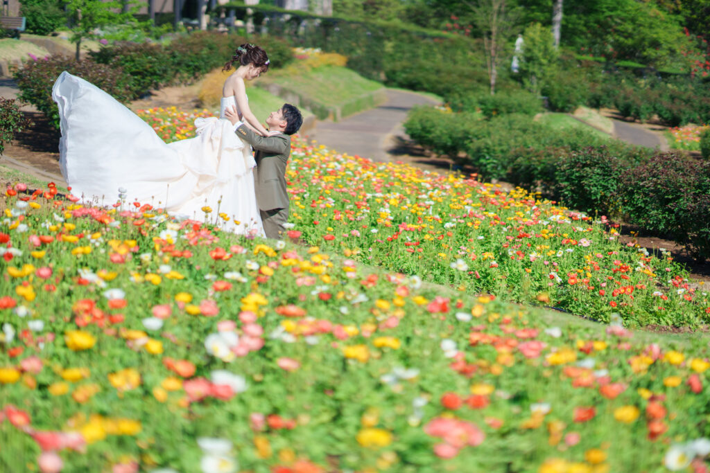 フォトウェディングロケーション撮影　洋装の新郎新婦