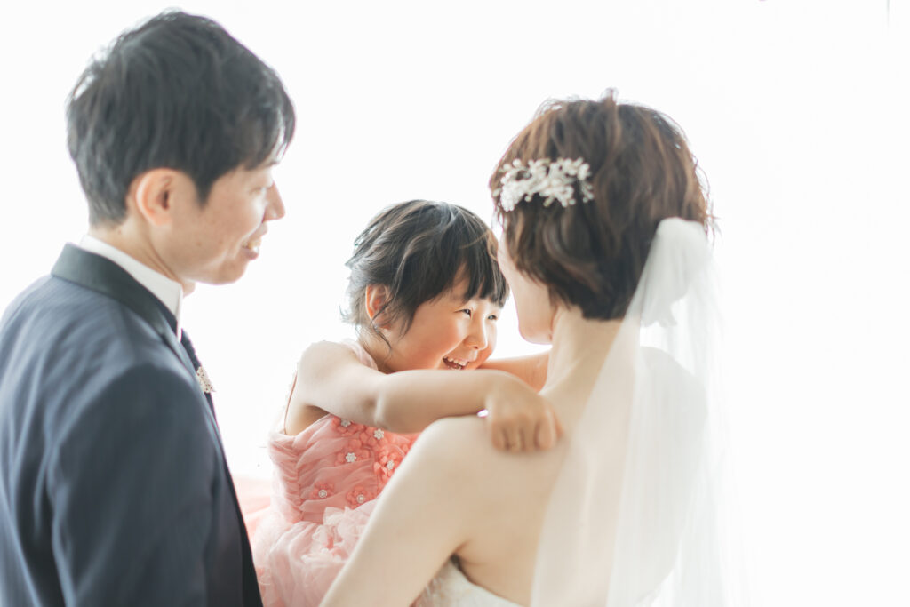 ウェディング撮影 子供と一緒に楽しむ新郎新婦